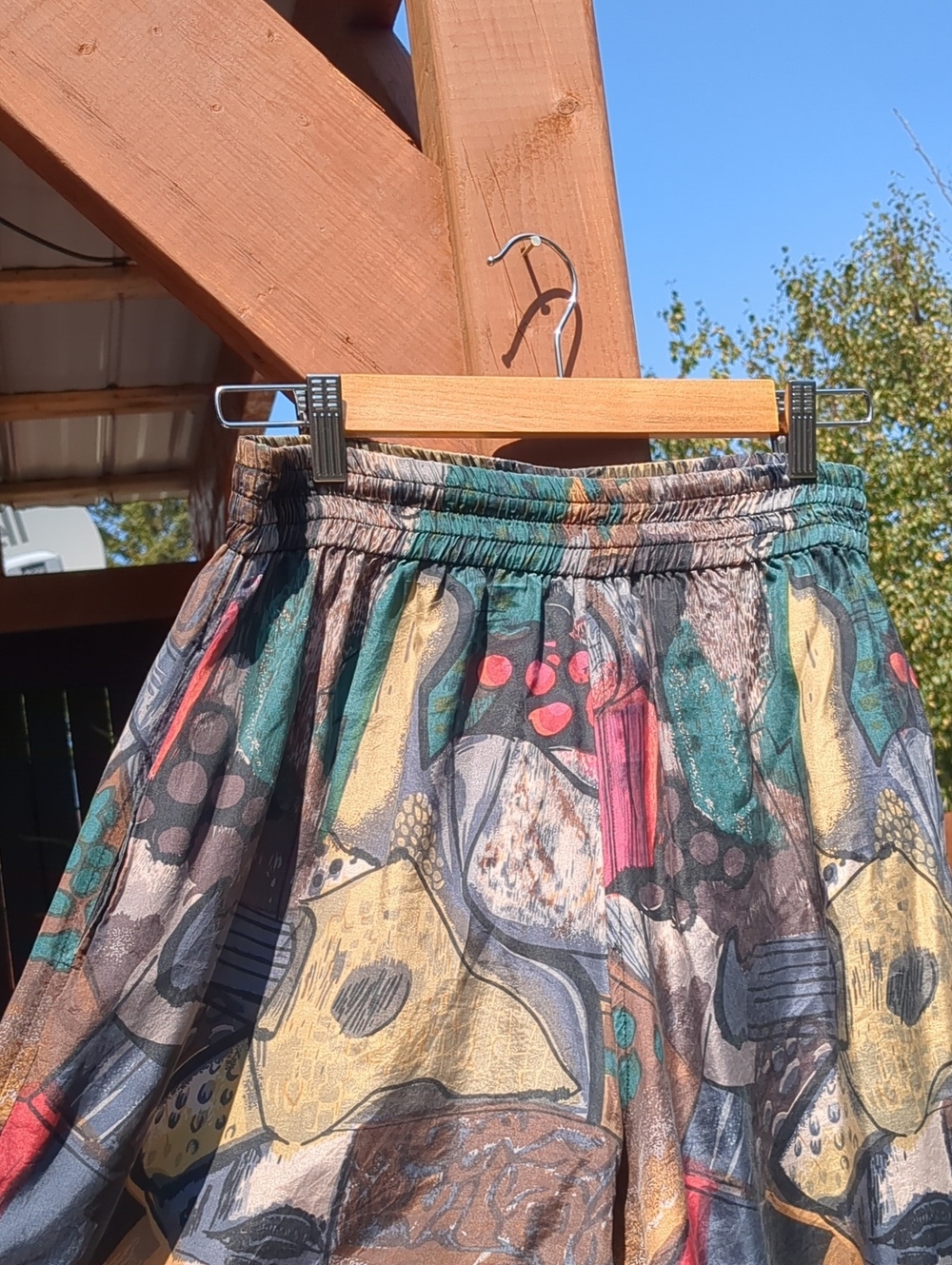 -VINTAGE- Women's 100% Silk Size S Beautiful Patterned High Waisted Shorts